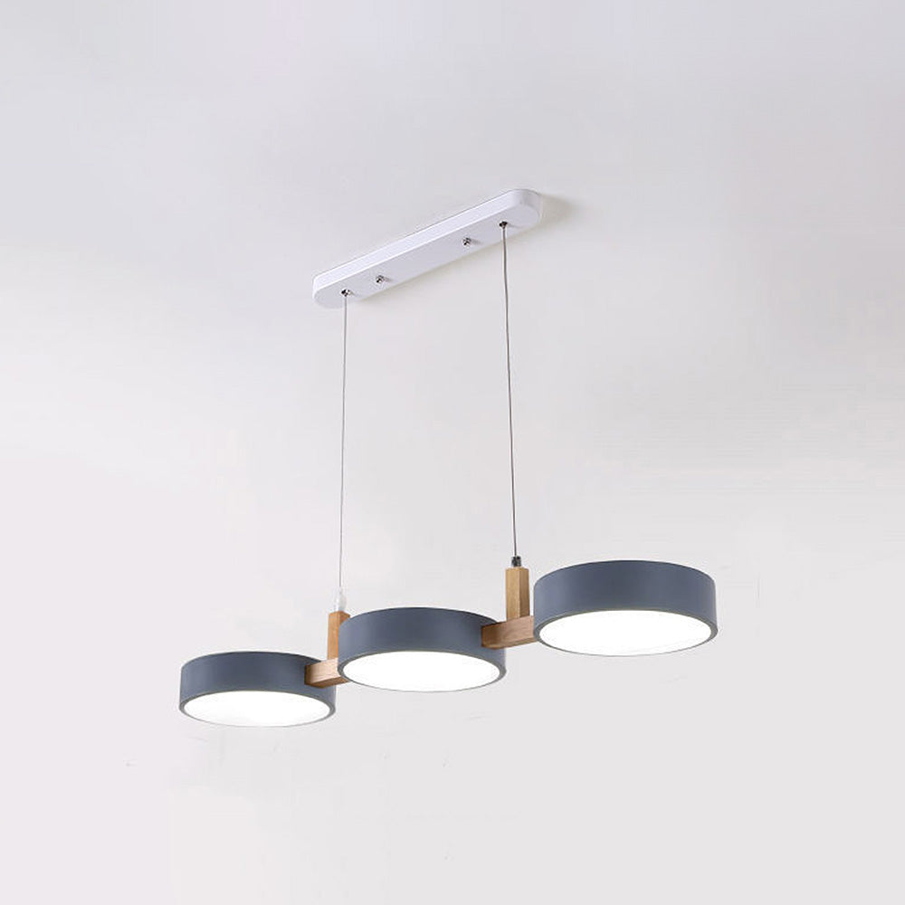 Nordisk Loftlampe med Trædetaljer og Slankt Flush‑Design