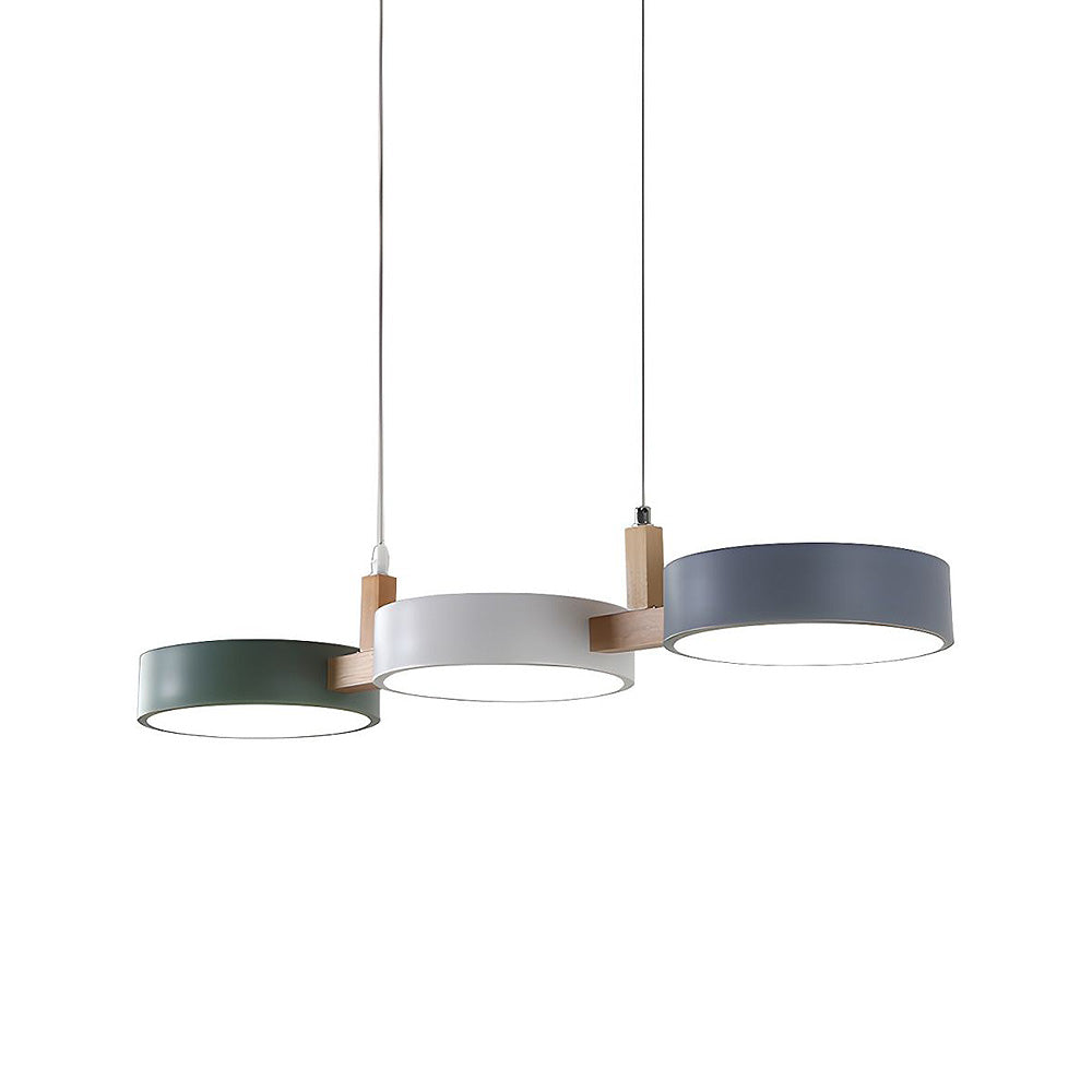 Nordisk Loftlampe med Trædetaljer og Slankt Flush‑Design