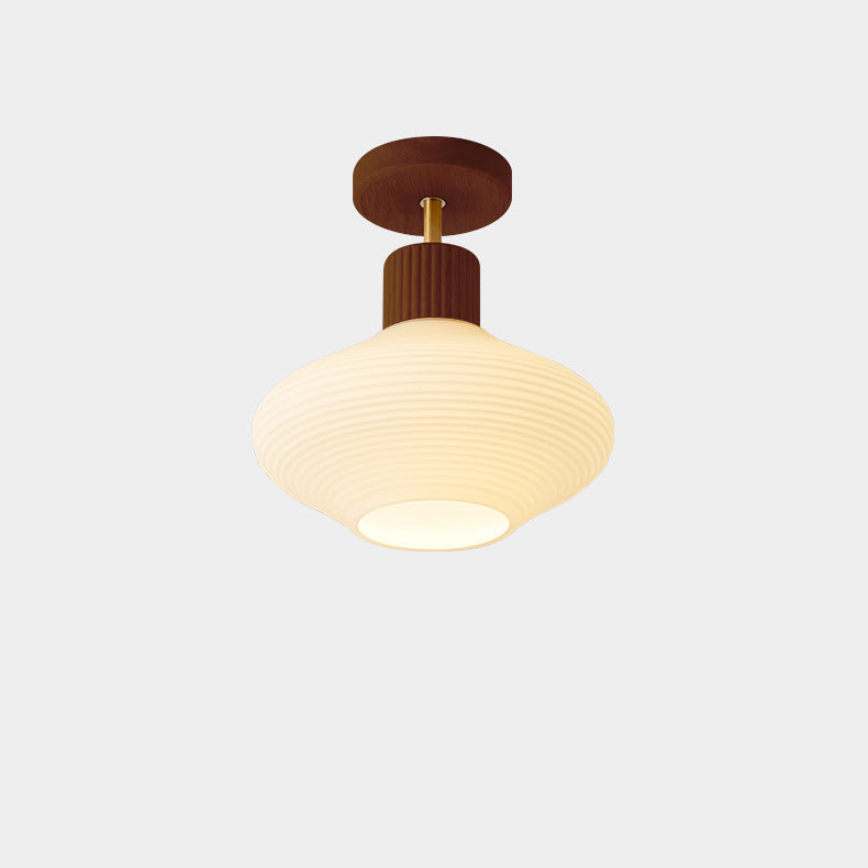 Træ‑Glas Loftlampe med Kompakt Semi‑Flush Form og Stabil Indendørs Placering
