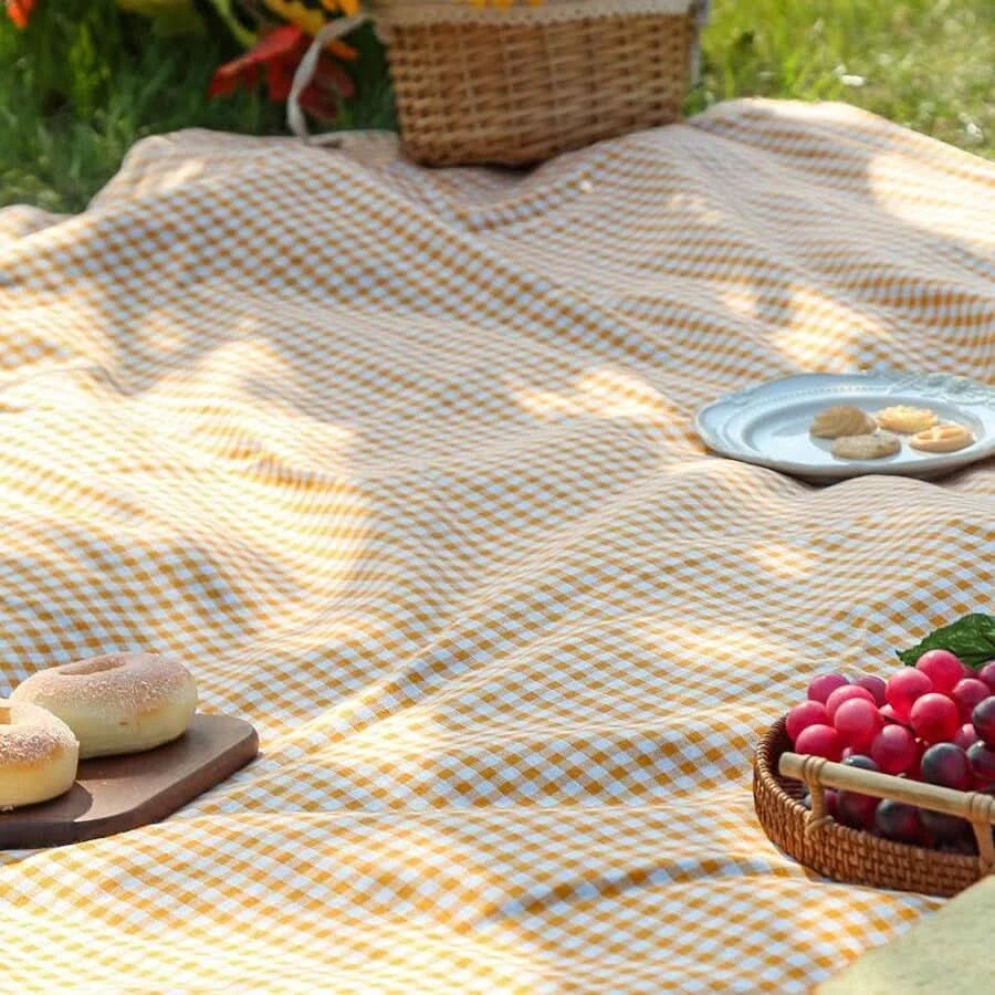 Let Udendørs Ternet Picnicmåtte med Hurtigtørrende Polyester og Rejsevenligt Design