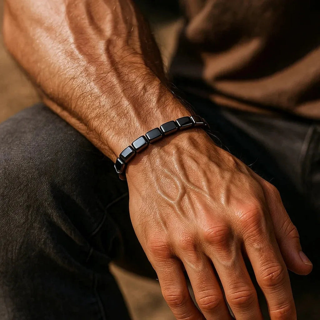 Justerbart Hæmatit-Armbånd med Minimalistisk Design