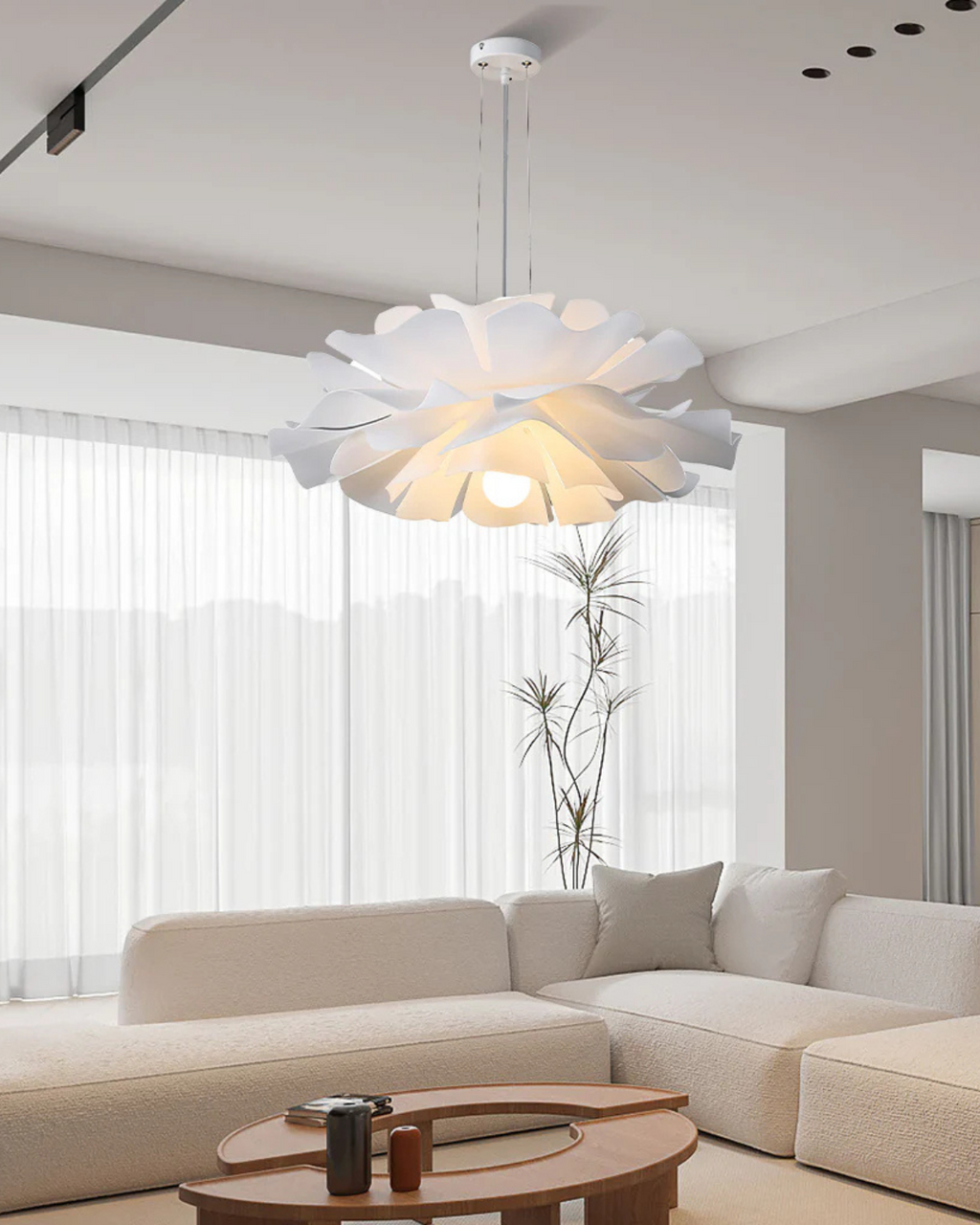Pendellampe med Skulpturel Blomsterform og Elegant Lagdelt Silhuet