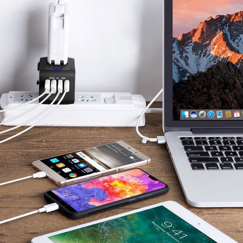 Rejseadapter Med USB-C, USB-porte Og Universel Stikkompatibilitet