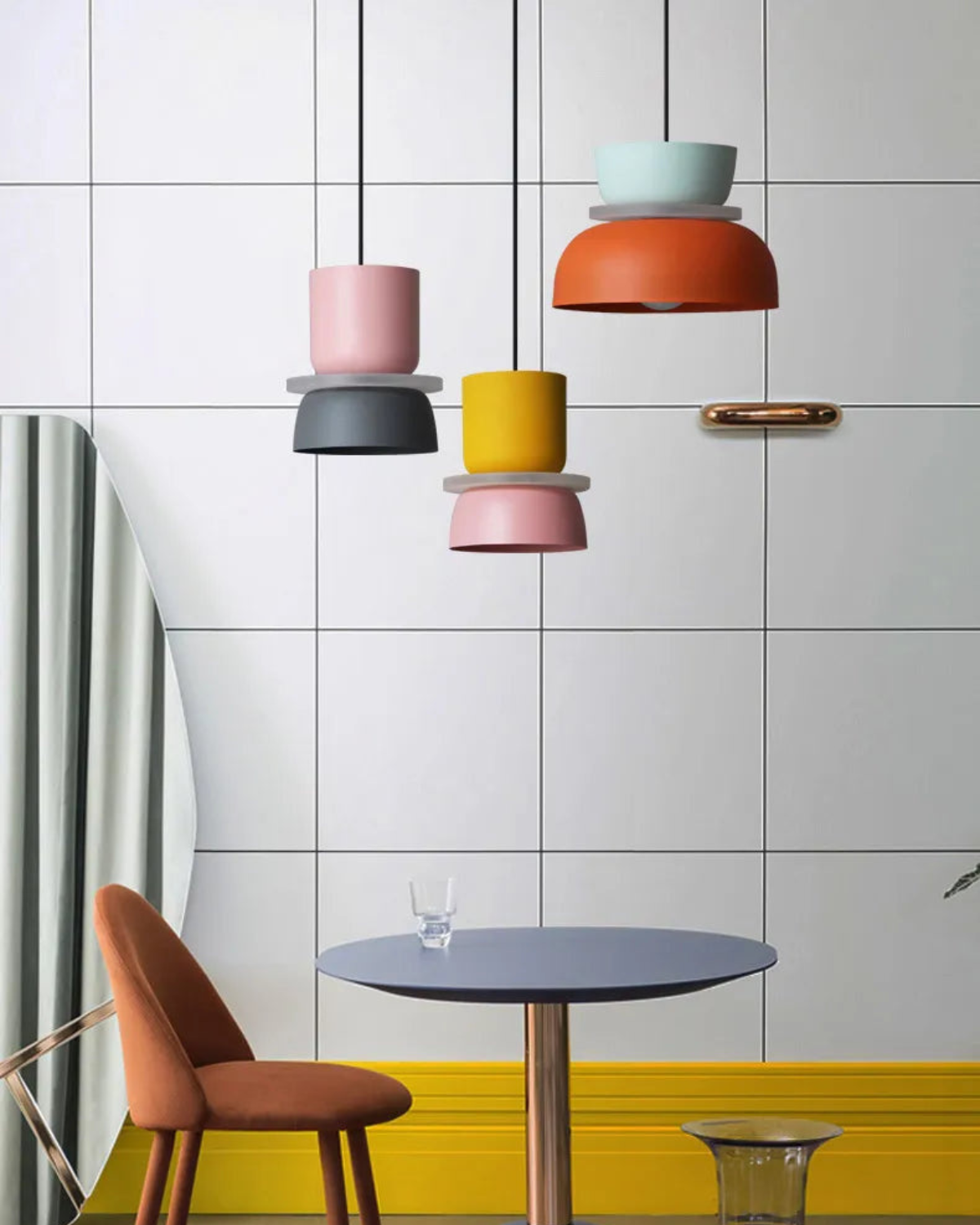 Pendellampe med Lagdelt Geometrisk Silhuet og Rolig Skulpturel Balance