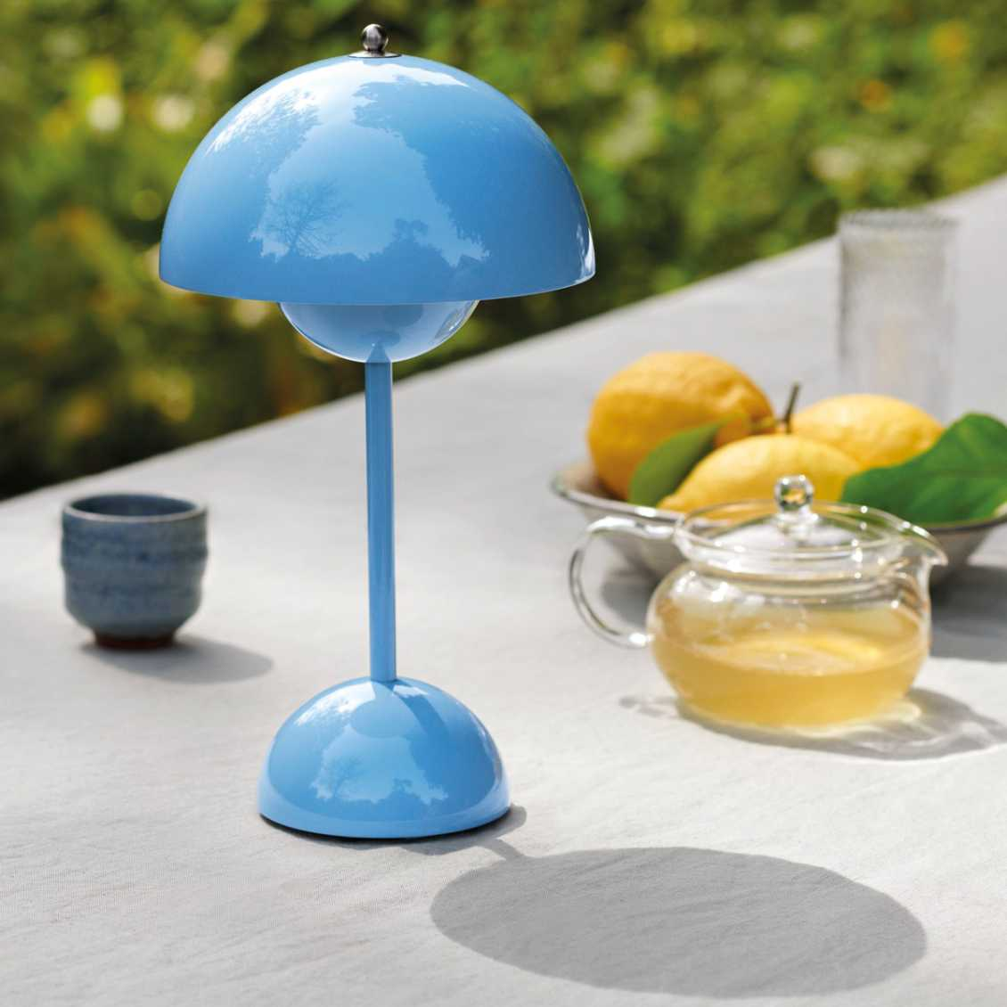 LED Bordlampe med Minimalistisk Design og Beroligende Varmt Lys
