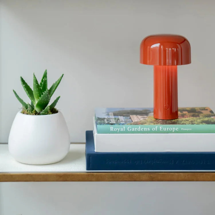 Bærbar Bordlampe i Moderne Design med Blødt LED‑Lys