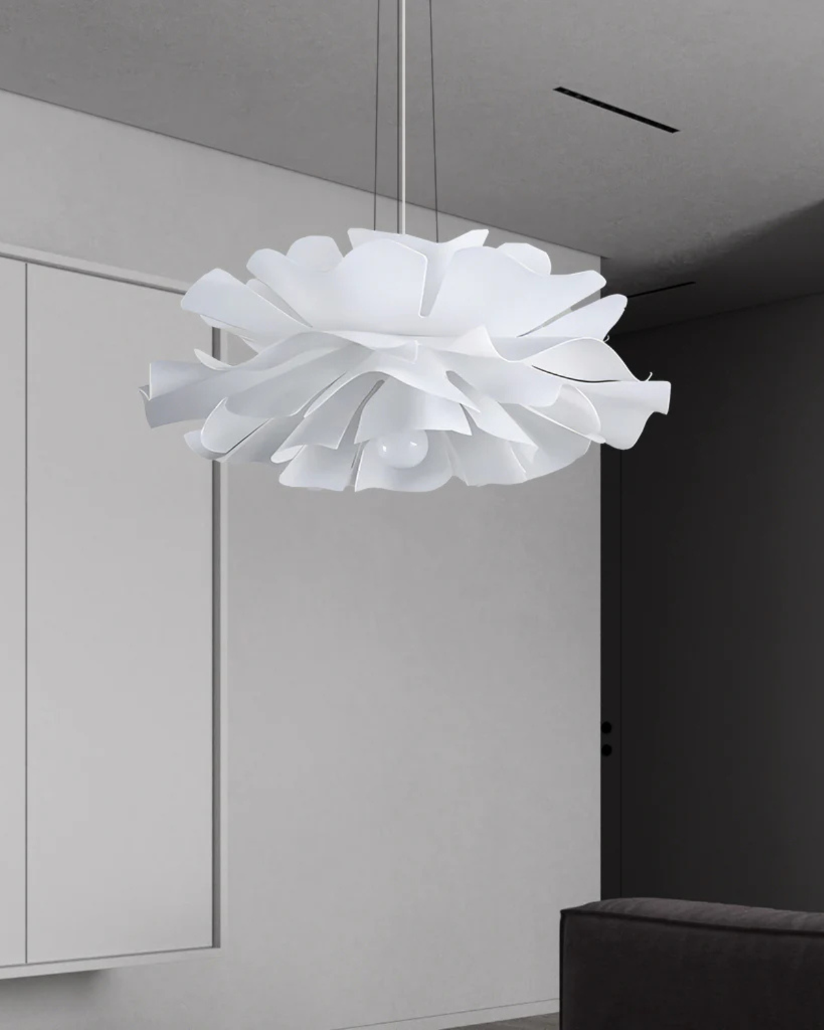 Pendellampe med Skulpturel Blomsterform og Elegant Lagdelt Silhuet