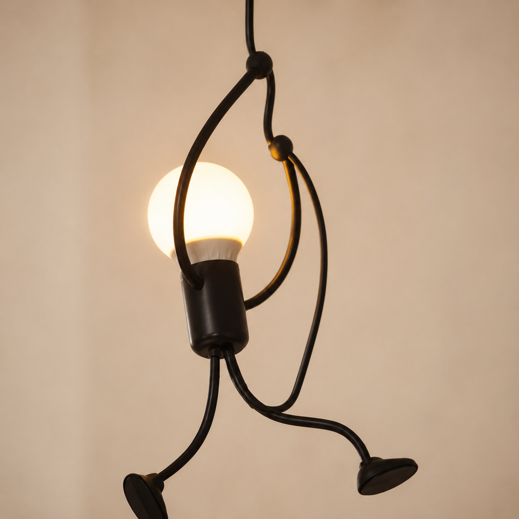 Moderne Loftlampe med Roligt Lys og Afbalanceret Udtryk