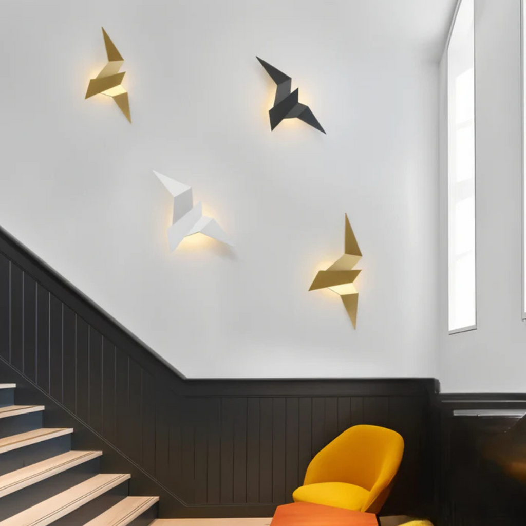 Væglampe med Origamiinspireret Form og Roligt LED Udtryk