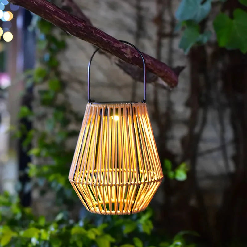 Solcellelanterne Med Rattanlook Og Automatisk LED-Belysning Til Have Og Terrasse