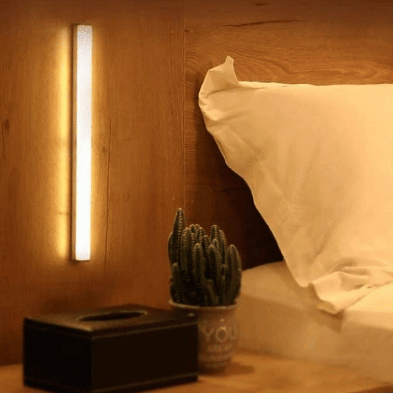 Genopladelig LED Lampe Med Bevægelsessensor Til Skab, Entré Og Trappe