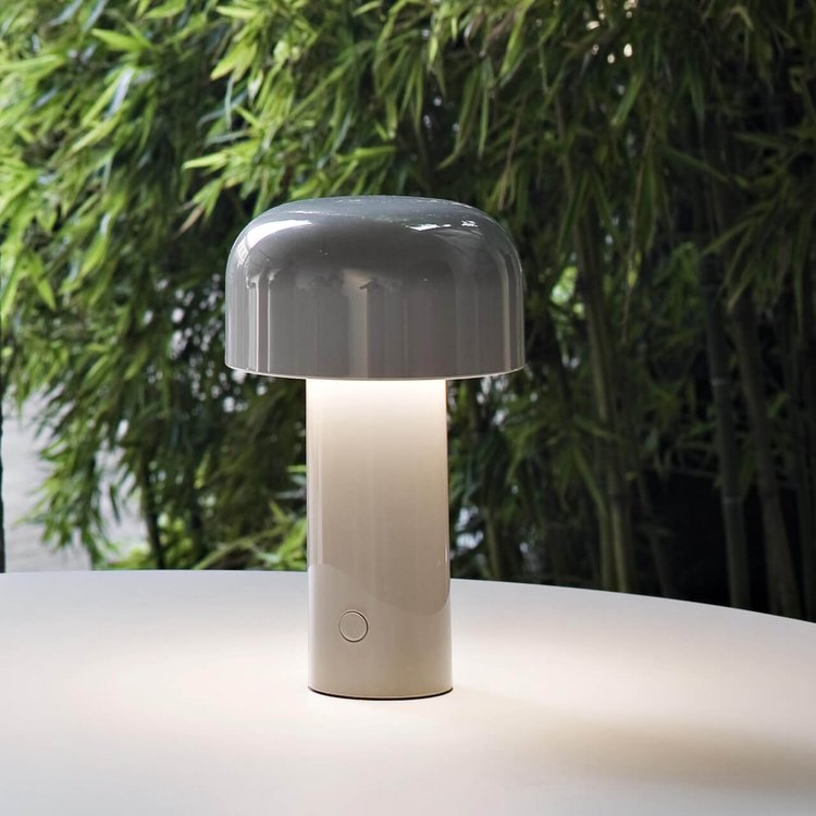 Bærbar Bordlampe i Moderne Design med Blødt LED‑Lys
