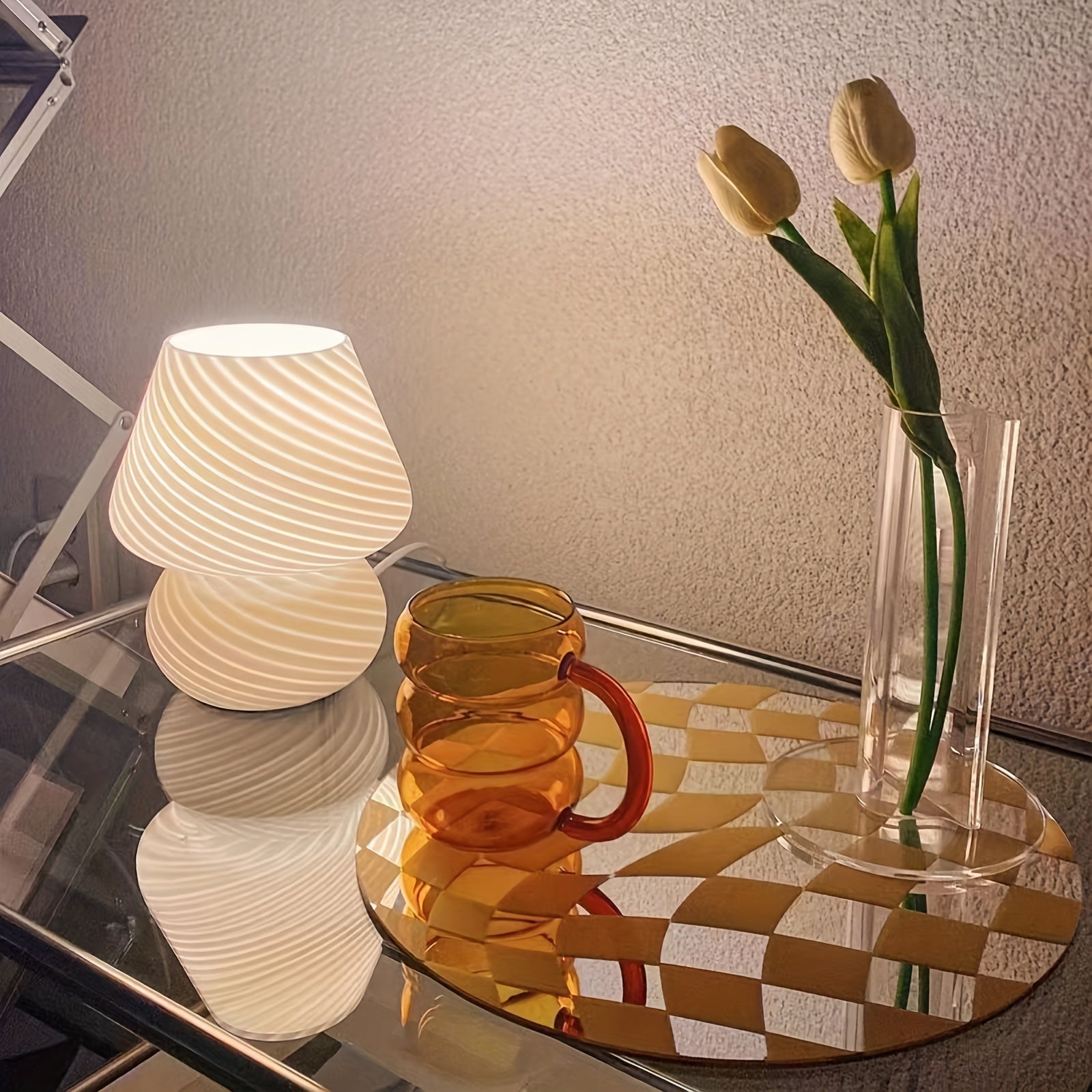 Glasbordlampe med Blødt Stemningslys og Retroform