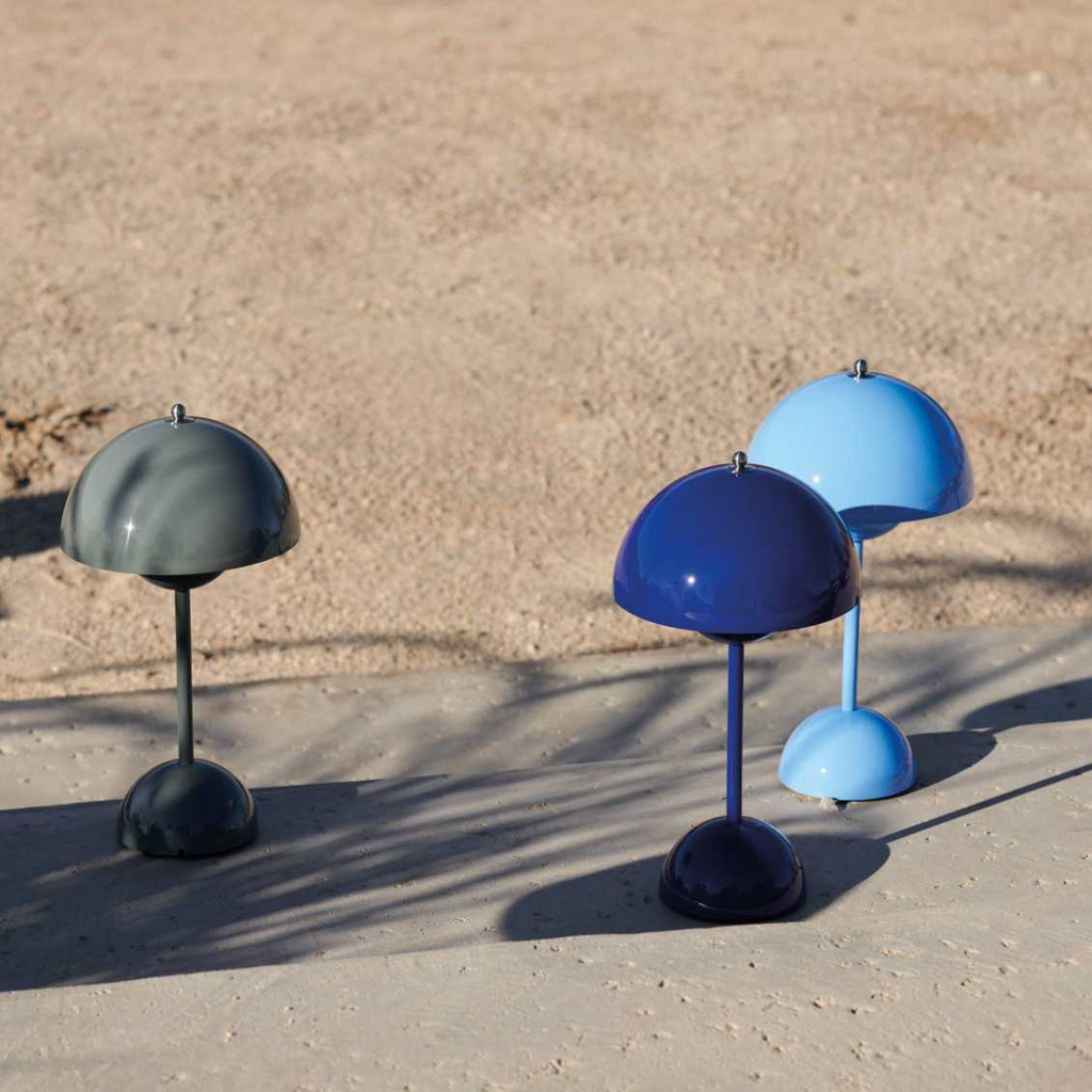 LED Bordlampe med Minimalistisk Design og Beroligende Varmt Lys