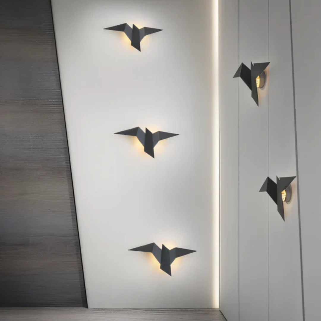 Væglampe med Origamiinspireret Form og Roligt LED Udtryk