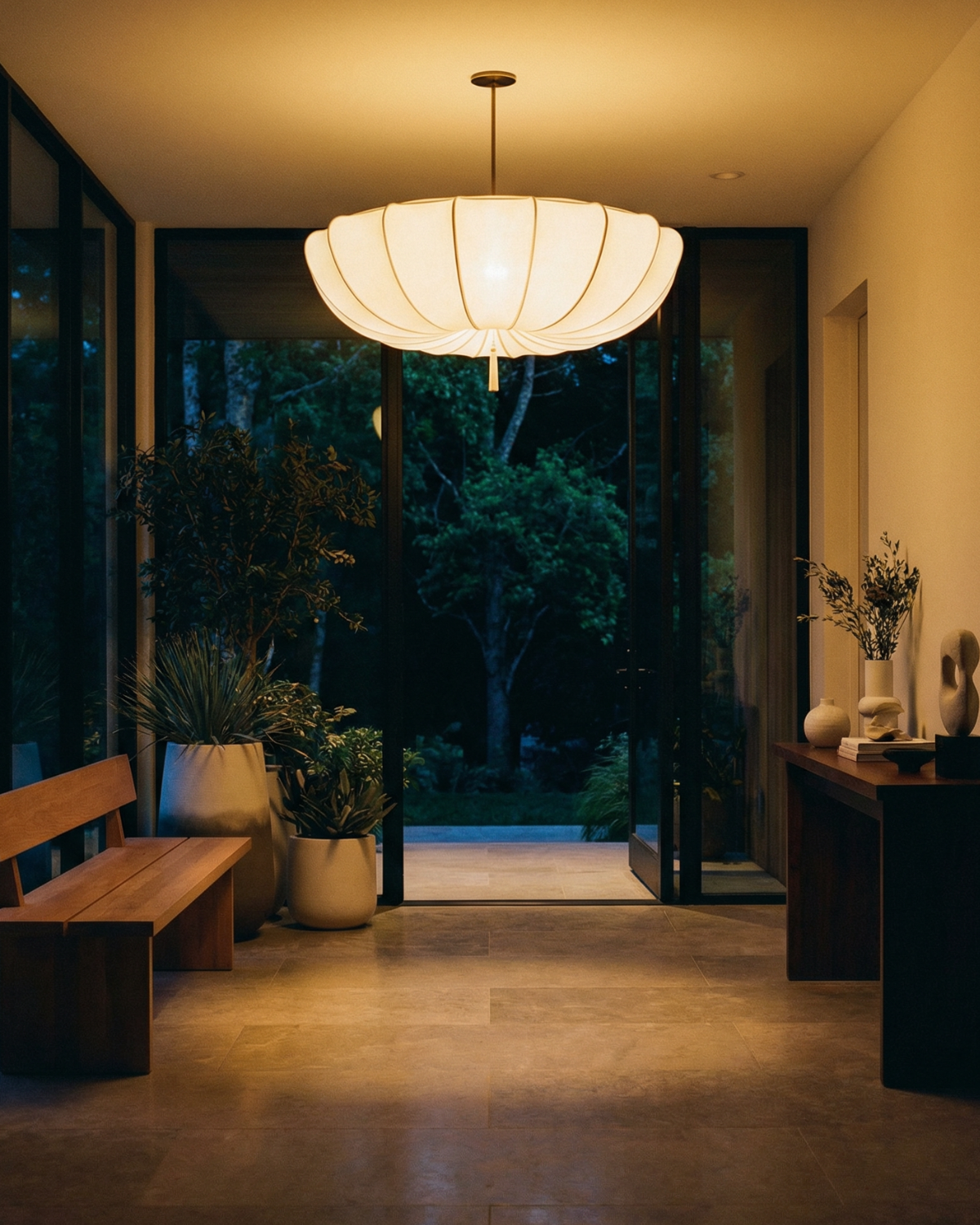 Loftlampe med Blød Skyform og Elegant Atmosfærisk Silhuet