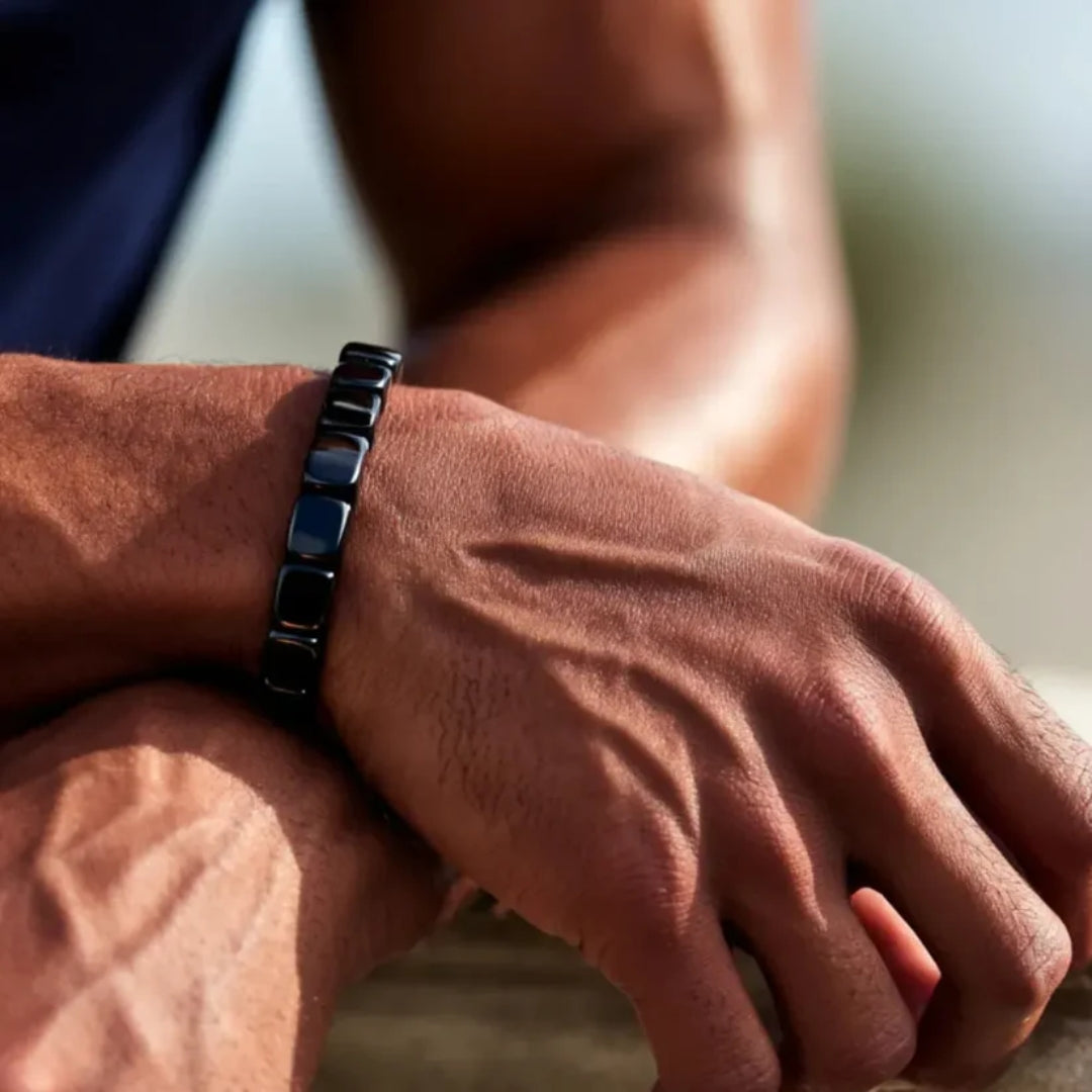 Justerbart Hæmatit-Armbånd med Minimalistisk Design