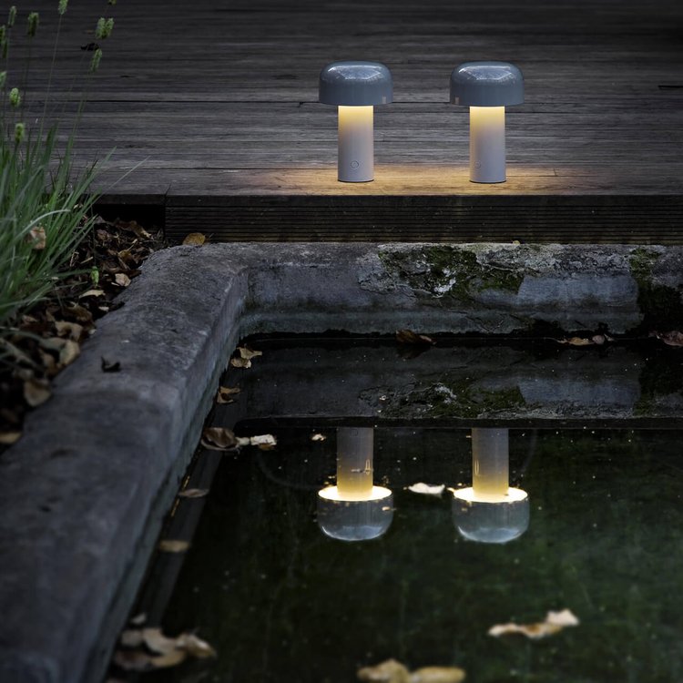 Bærbar Bordlampe i Moderne Design med Blødt LED‑Lys