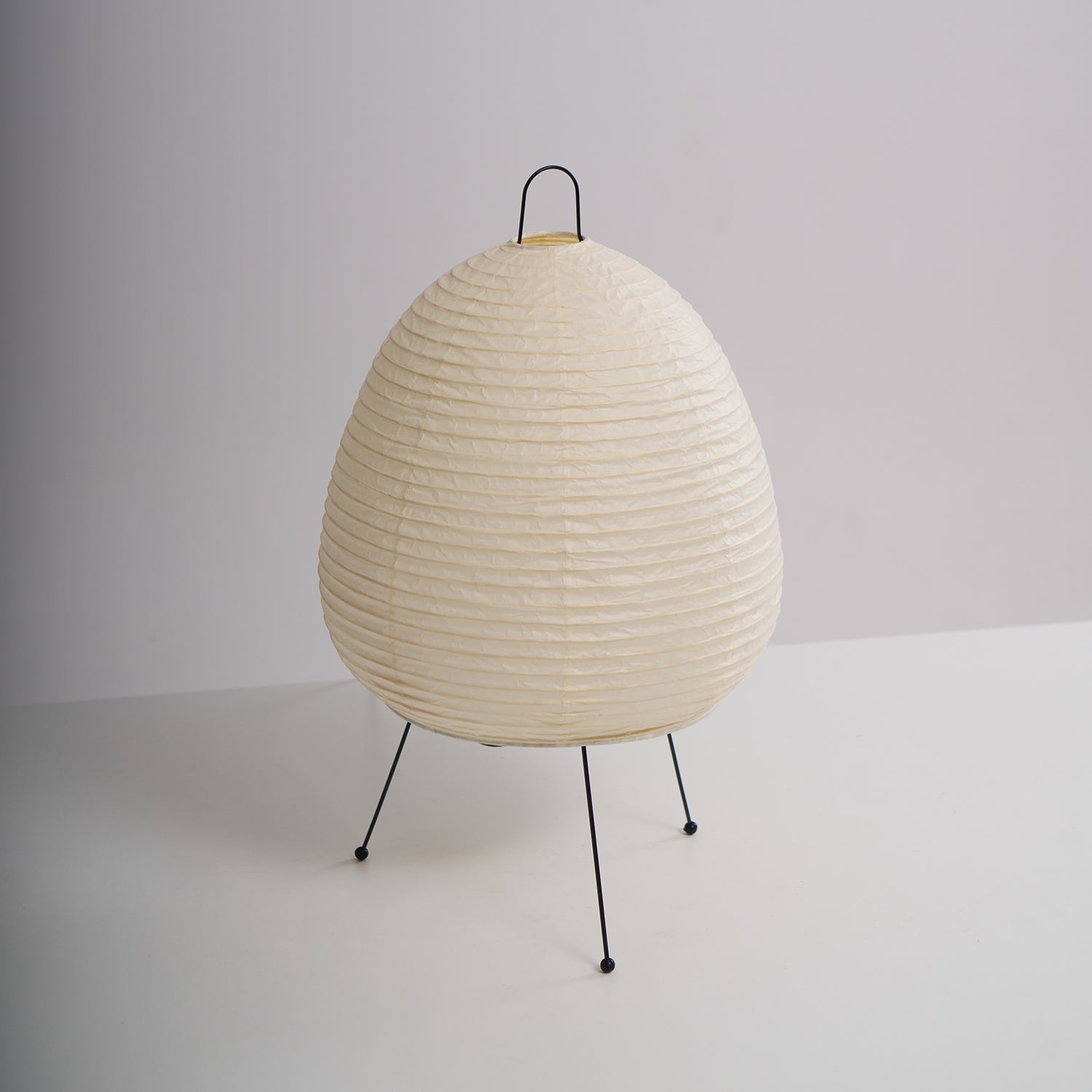 Stående LED Lampe Med Originalt Design Og Blødt Lys