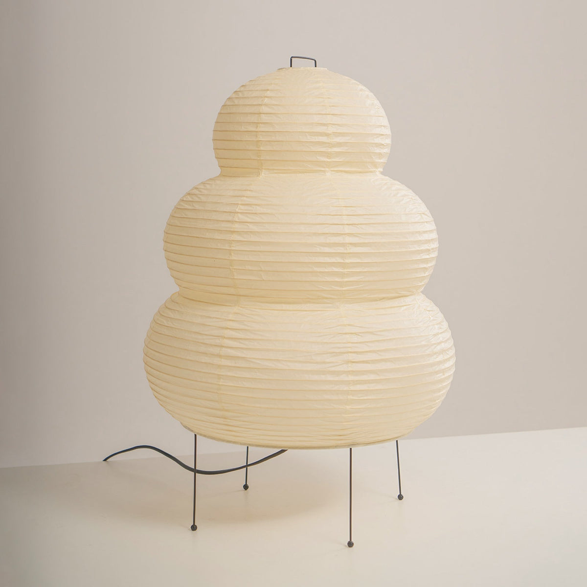 Stående LED Lampe Med Originalt Design Og Blødt Lys
