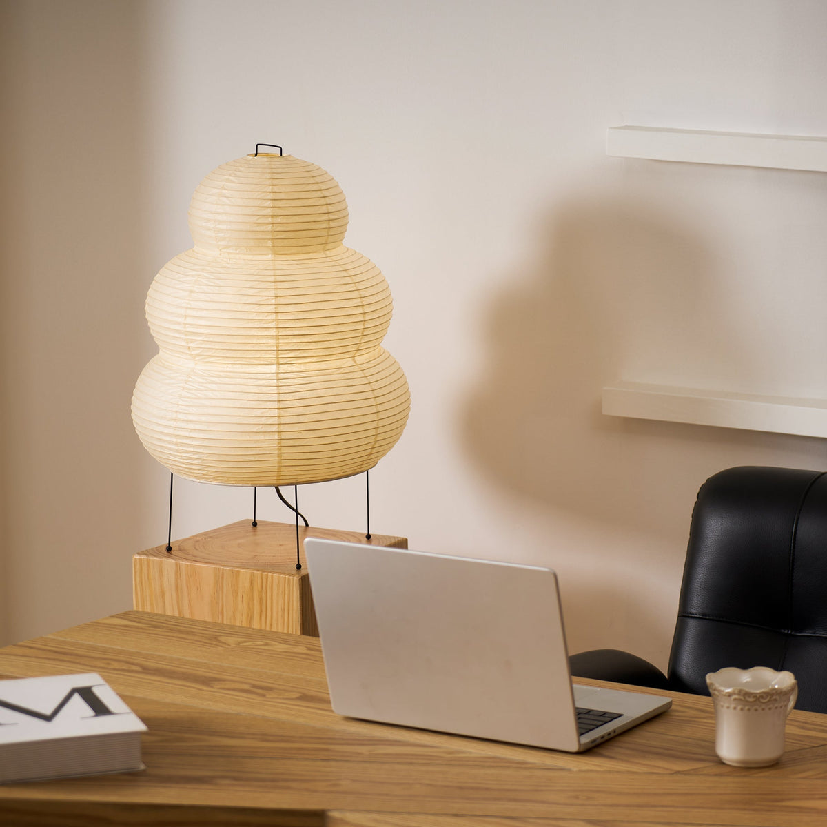 Stående LED Lampe Med Originalt Design Og Blødt Lys
