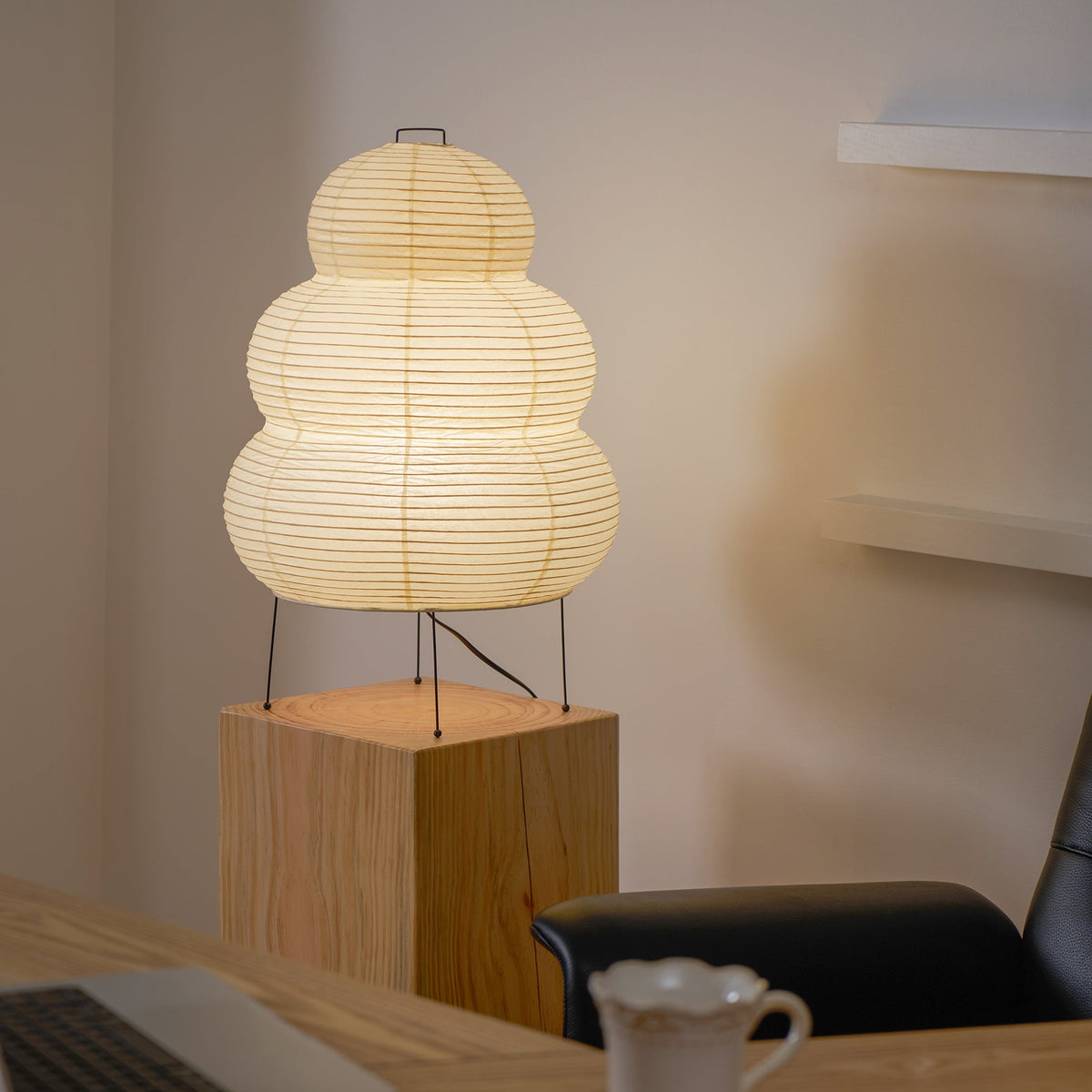 Stående LED Lampe Med Originalt Design Og Blødt Lys