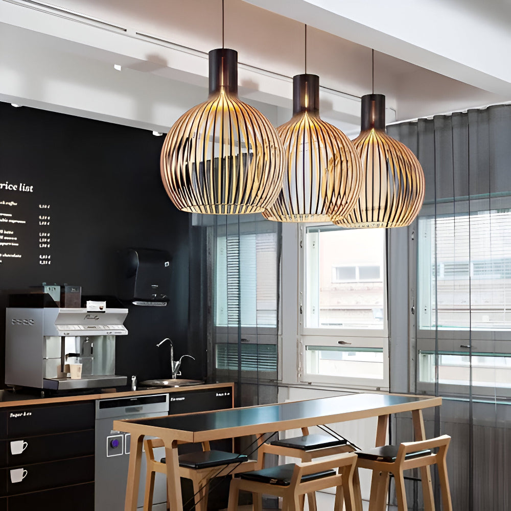 Træ Pendellampe Med Nordisk Design Og Stemningsfuld LED-Belysning