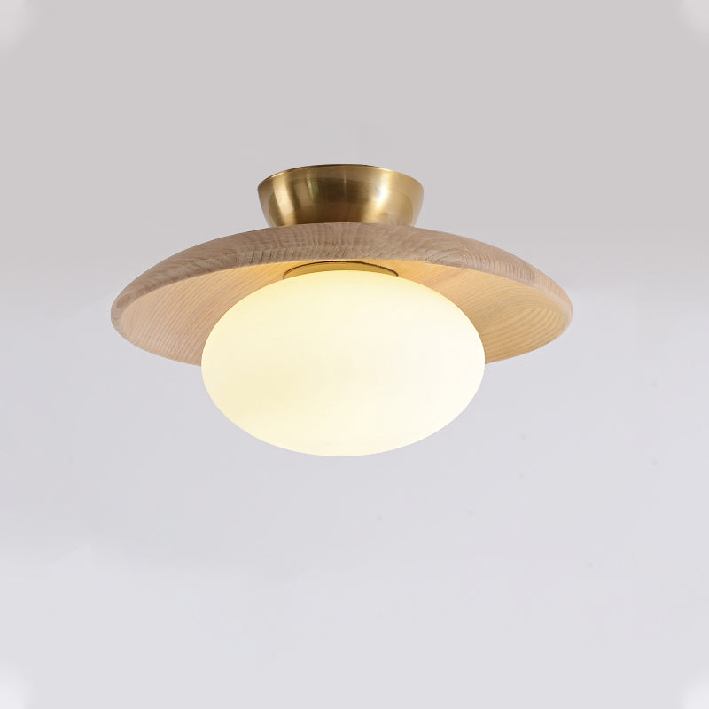 Loftlampe med Træbase og Mat Glas for Blød og Moderne Indendørs Belysning