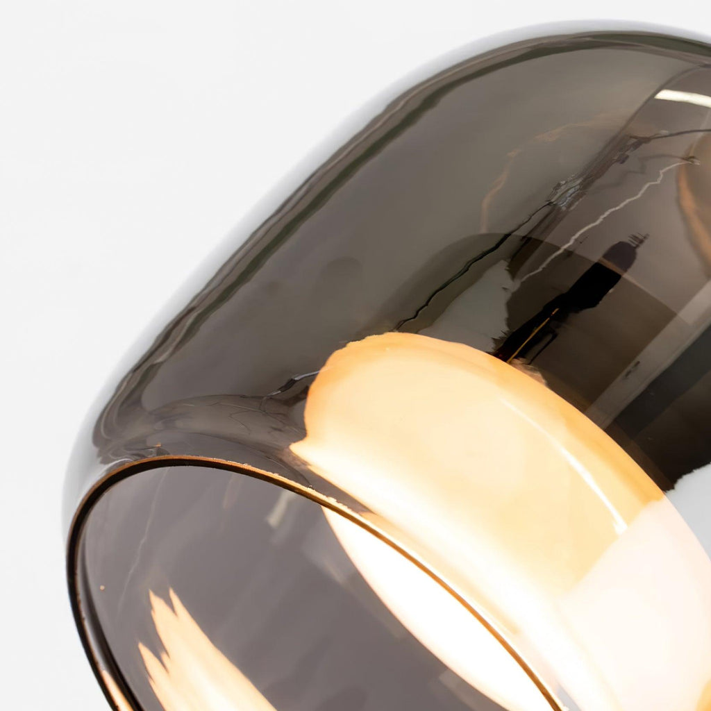 Moderne LED Pendellys Med Røgfarvet Glas Og Elegant Diffuser