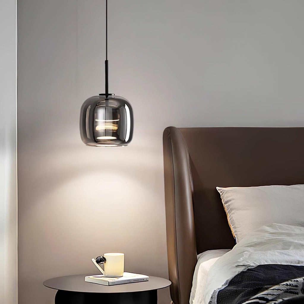 Moderne LED Pendellys Med Røgfarvet Glas Og Elegant Diffuser