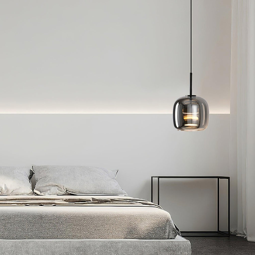 Moderne LED Pendellys Med Røgfarvet Glas Og Elegant Diffuser