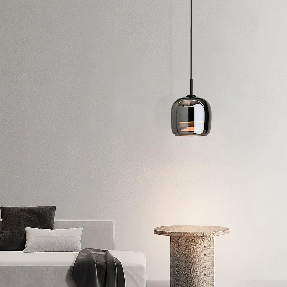Moderne LED Pendellys Med Røgfarvet Glas Og Elegant Diffuser