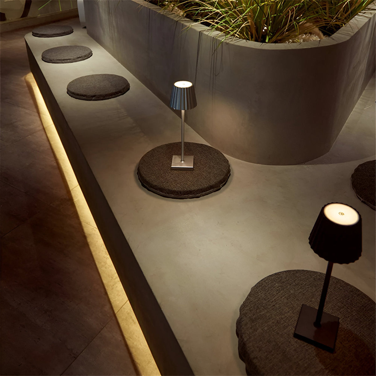 Trådløs Bordlampe Med Touch Dæmpning Og Varm Led Glød