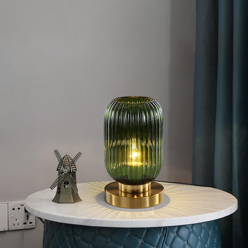 Glasbordlampe Med Varm Atmosfaere Og Moderne Silhuet