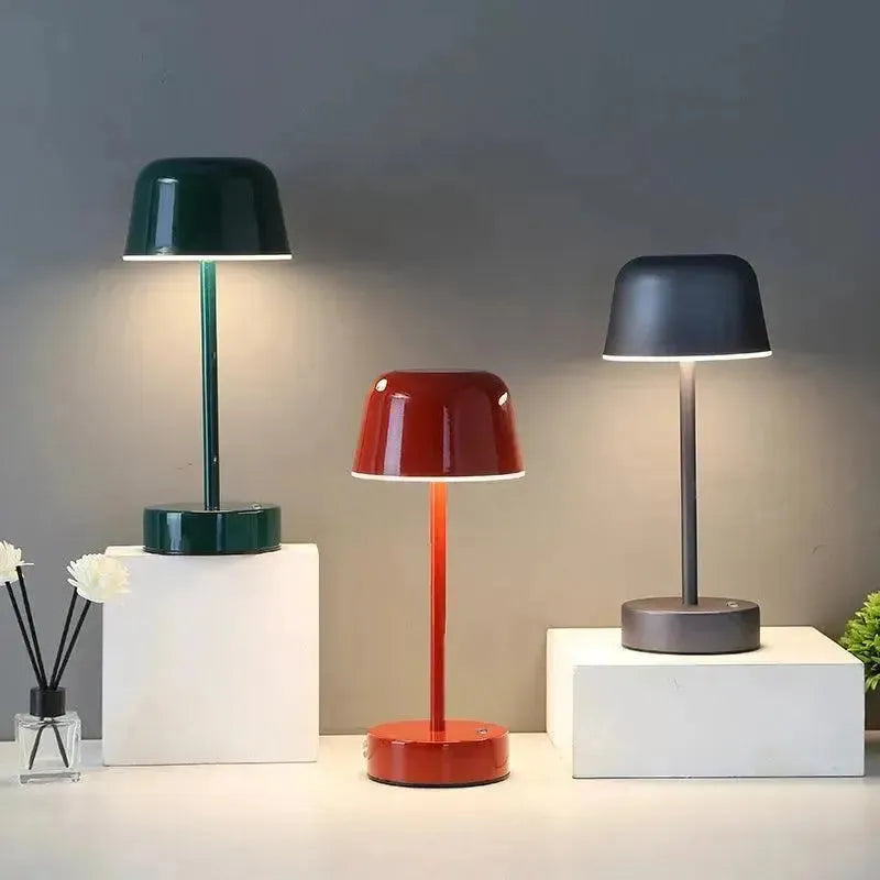 Trådløs Bordlampe Med Dæmpbart Lys Og Nordisk Design