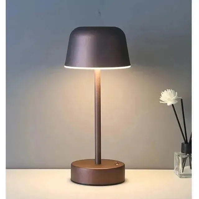 Trådløs Bordlampe Med Dæmpbart Lys Og Nordisk Design