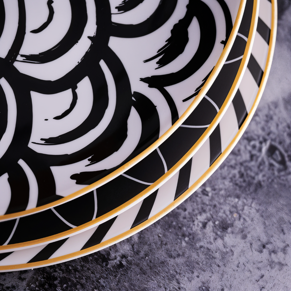 Porcelænstallerken Med Geometrisk Mønster Og Moderne Design