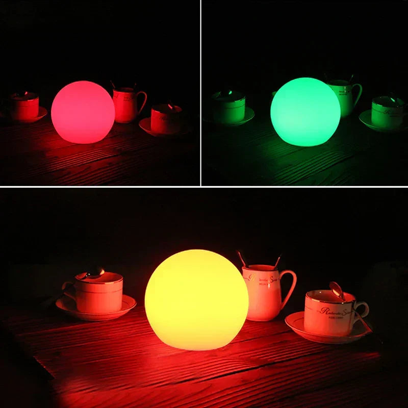 Kugleformet LED Bordlampe Med Farveskift Til Stemningsfuld Moderne Belysning