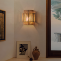 Boheme Væglampe Med Rattan Lampeskærm Og Naturinspireret Design