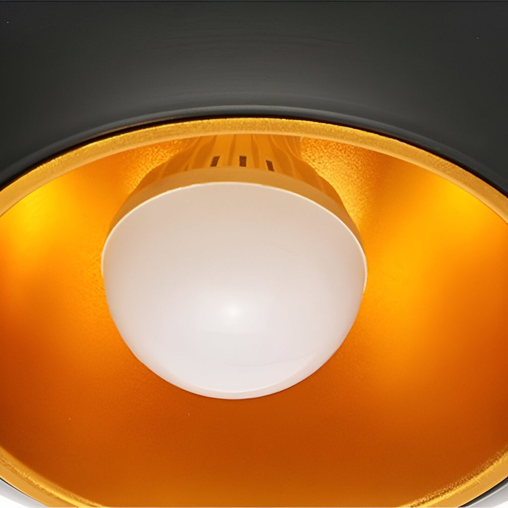 Pendellampe I Æbledesign Med Moderne Form Og Stemningsfuld Belysning