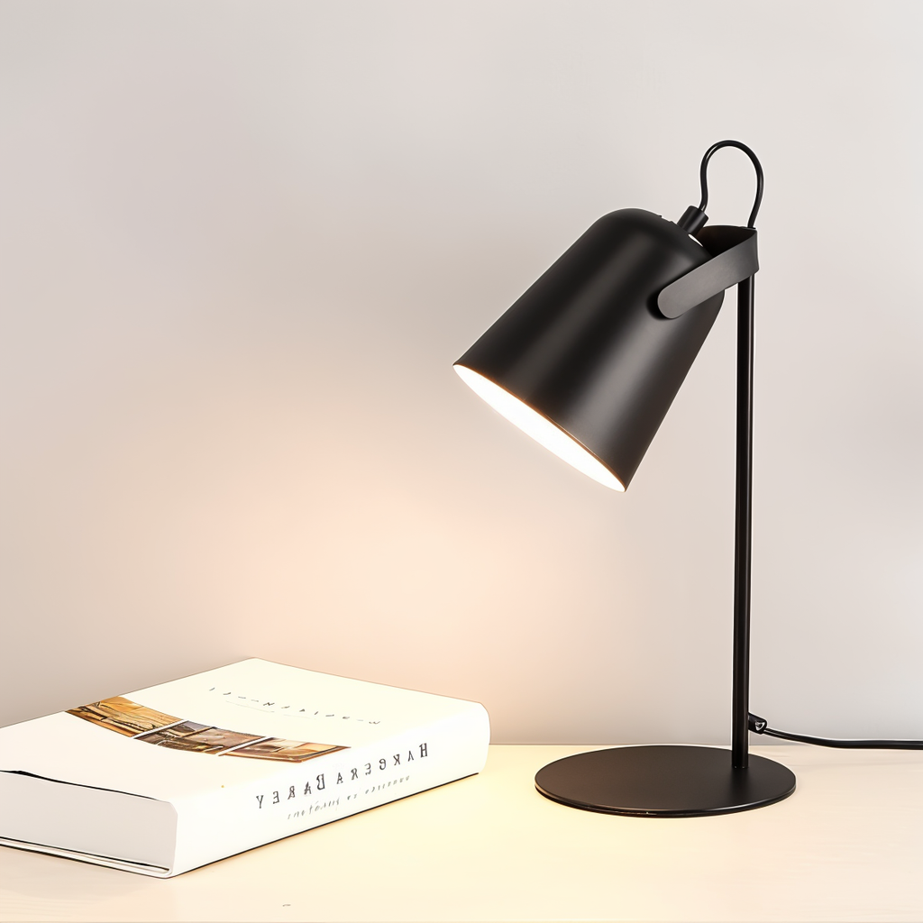 Skandinavisk Bordlampe med Justerbar Arm og Blød Indendørs Arbejdsbelysning