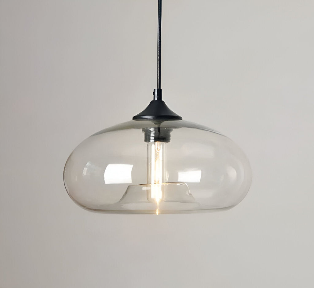 Vintage Pendellampe Med Farvet Glasskærm Og Nordisk Industrielt Design