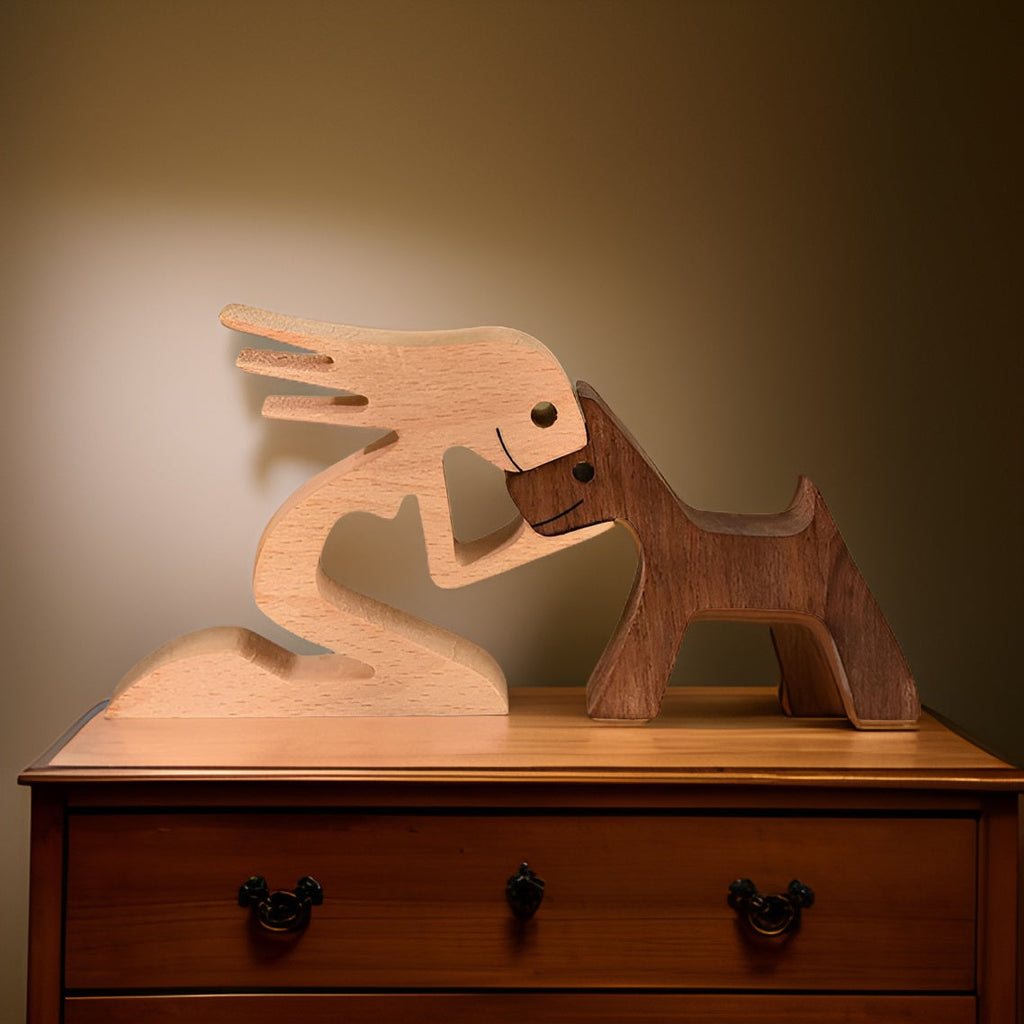 Træskulptur Med Hund Og Menneske Til Dekorativ Hyldest Til Venskab