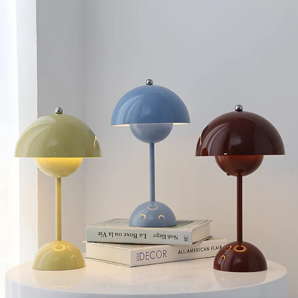 Moderne LED Bordlampe i Verner‑Inspireret Design med Touch‑Dæmpning