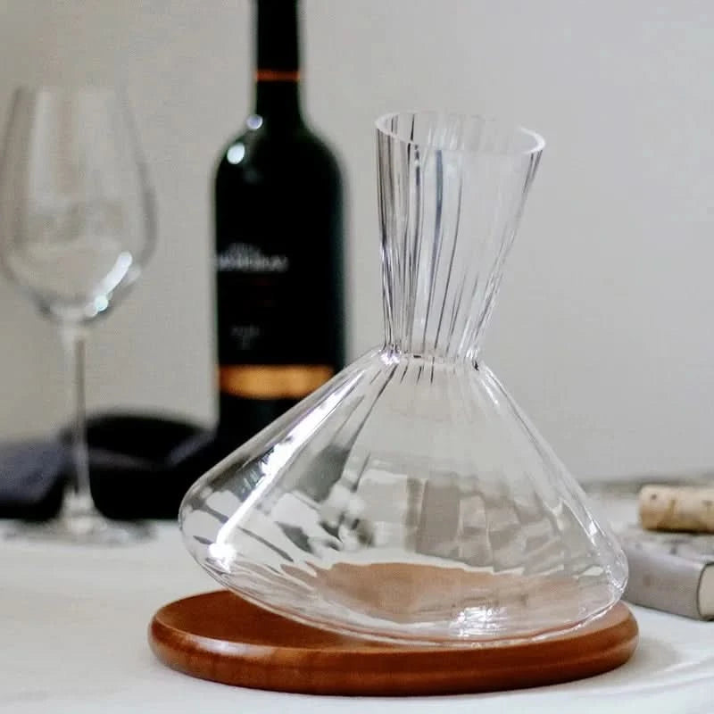 Roterende Vinkaraffel Med Klar Krystalglas Og 360° Luftning Til Elegant Servering