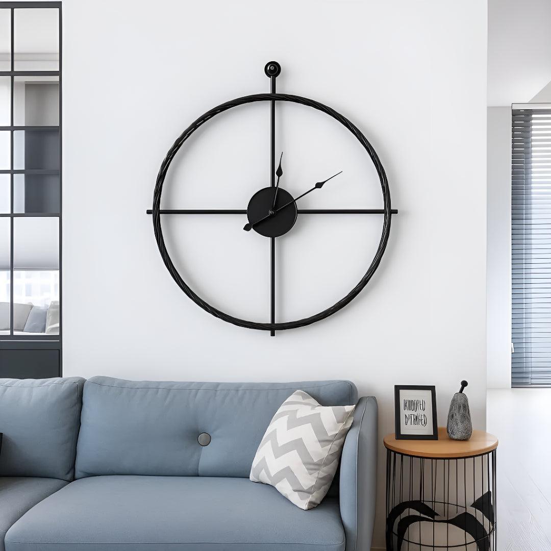 Stort Silent Vægur i Moderne Metaldesign med Lydløst Quartzværk