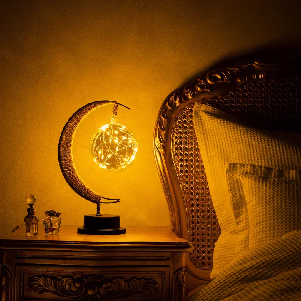 Dekorativ LED Bordlampe Med Halvmåneform Og Blødt Lys