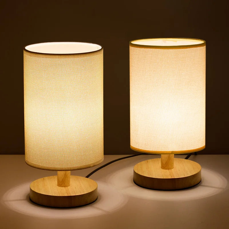 Linnebordlampe med Træbase og Støjsvag Indendørs Lysfunktion