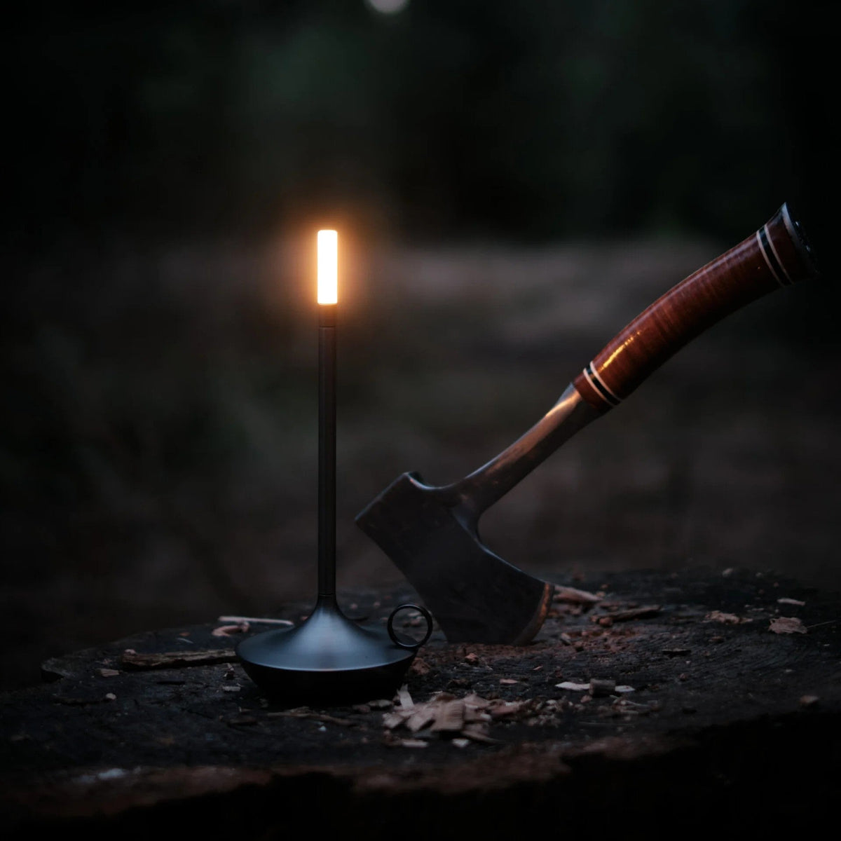 Genopladelig LED-Bordlampe i Aluminium med 3 Lysstyrker