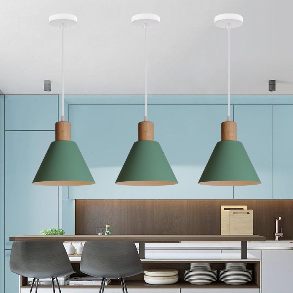 Loftlampe med Kegleform og Naturlig Trædetalje